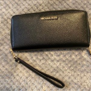 Michael Kors Jet Set Wallet
